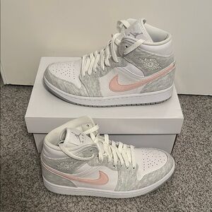 AIR JORDAN 1 MID SE- LT Iron/White and Pink Sneakers